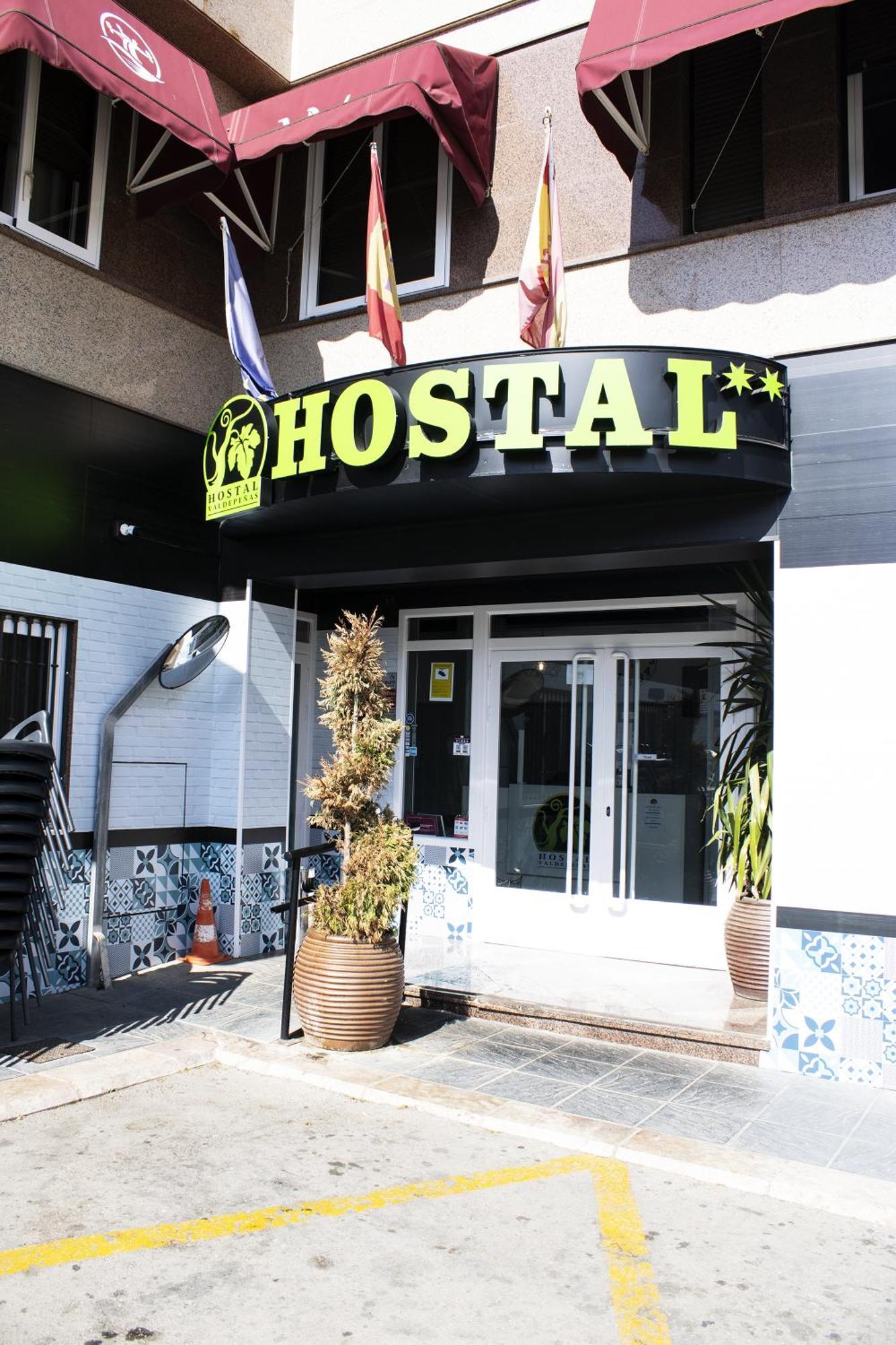 Hostal Valdepenas By Bossh Hotels Eksteriør billede