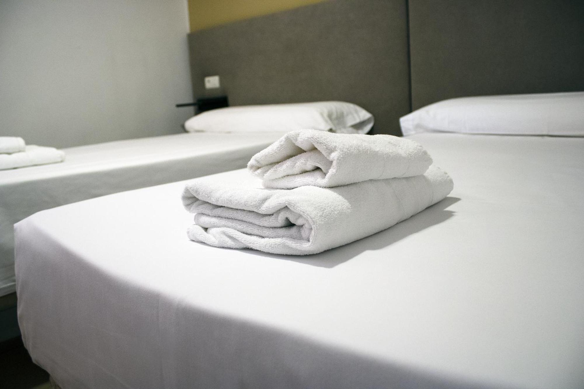 Hostal Valdepenas By Bossh Hotels Eksteriør billede