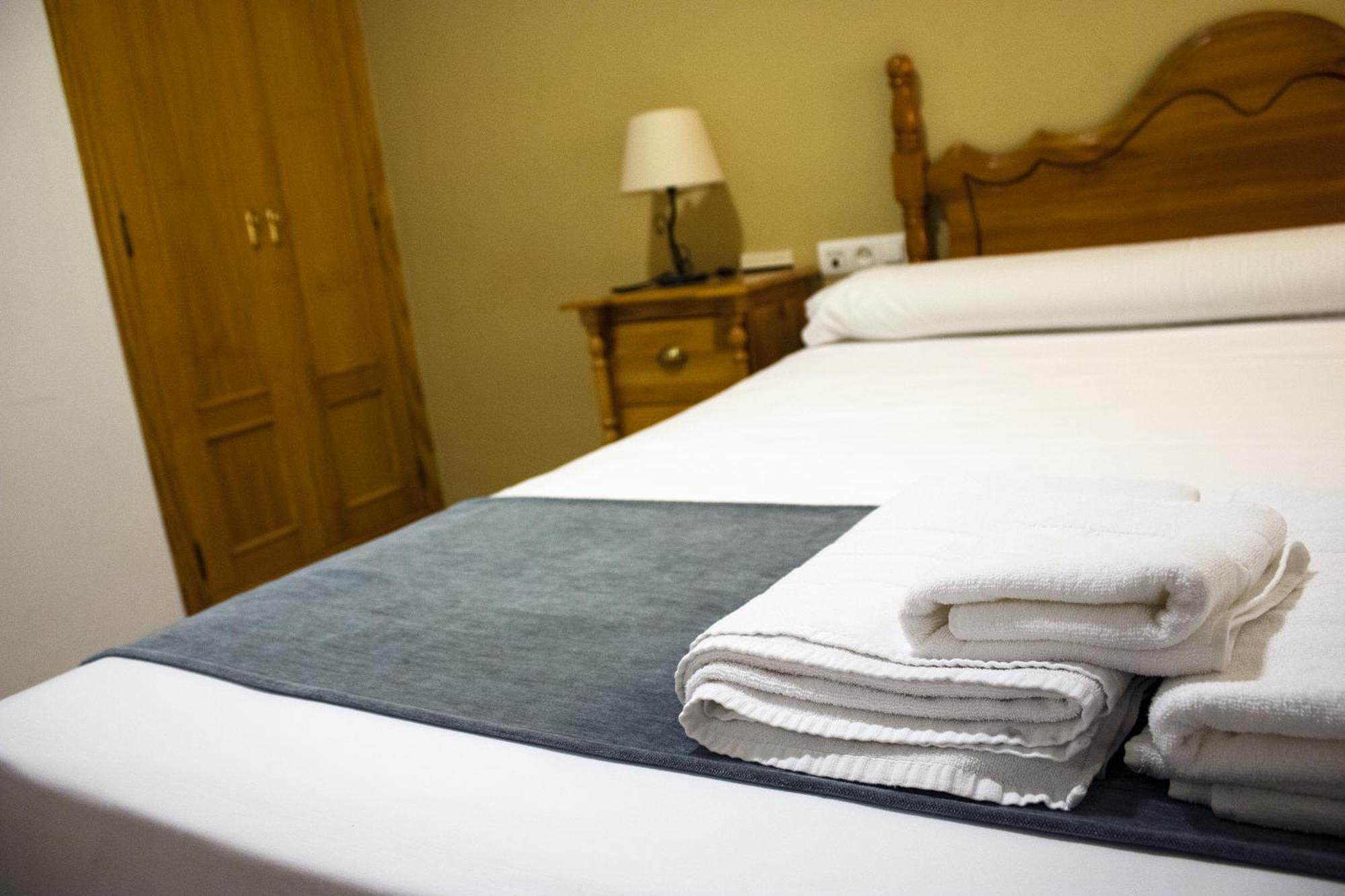 Hostal Valdepenas By Bossh Hotels Eksteriør billede
